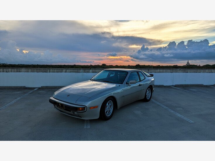 Thumbnail Photo undefined for 1983 Porsche 944 Coupe